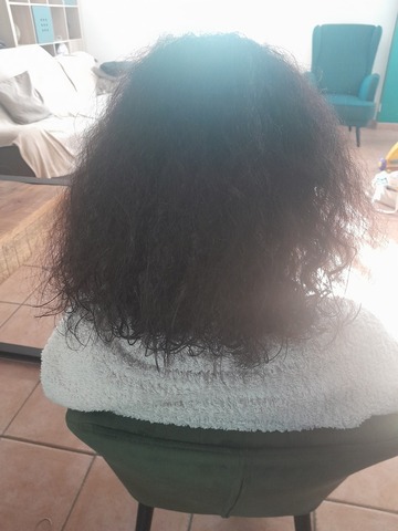 Avant/Après : Sublimez vos cheveux avec un lissage brésilien au tanin à domicile